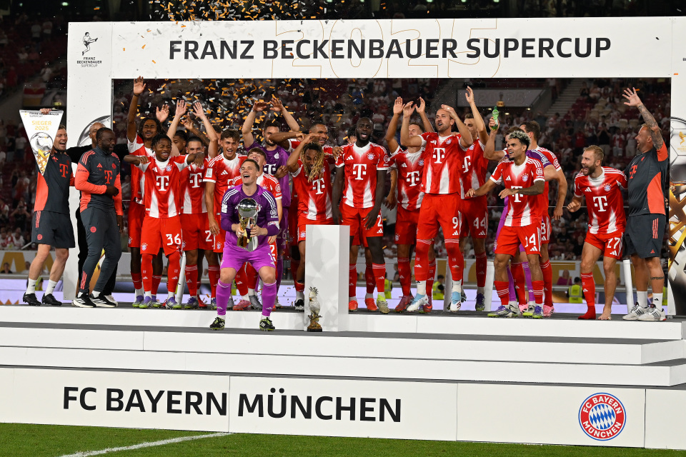 拜仁慕尼黑, 左二, dkaZZ 拜仁慕尼黑, 左二, dkaZZ