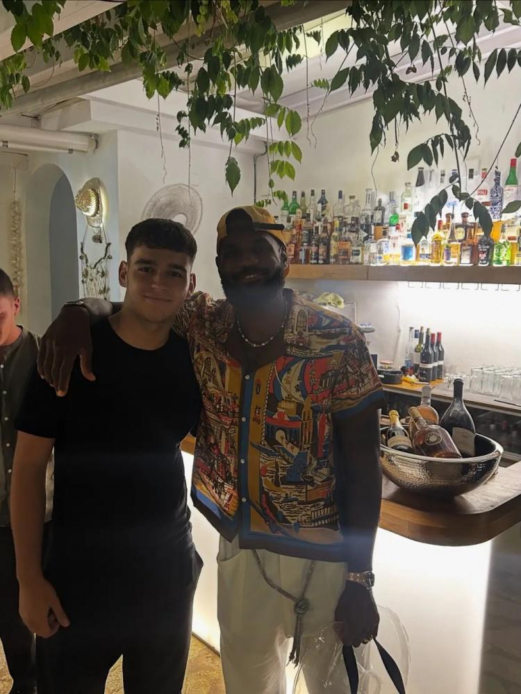 斯一行人离, 北部的一家