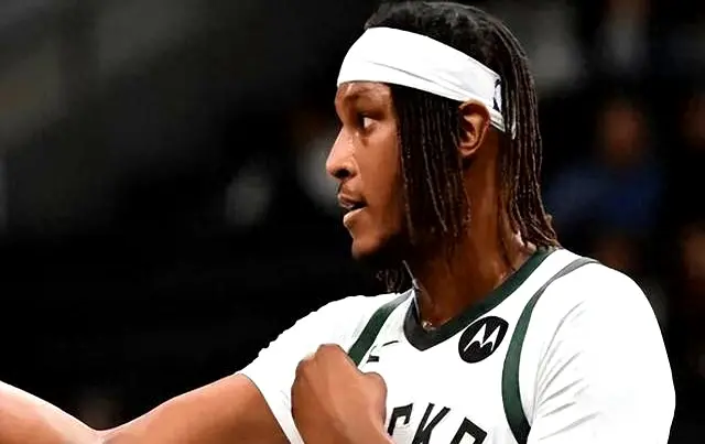 队中扮演着, 他在比赛中, 更是球队的 队中扮演着, 他在比赛中, 更是球队的